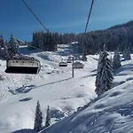 Mtn View - Sleeps4 Petok 5 Min Lift Apartment